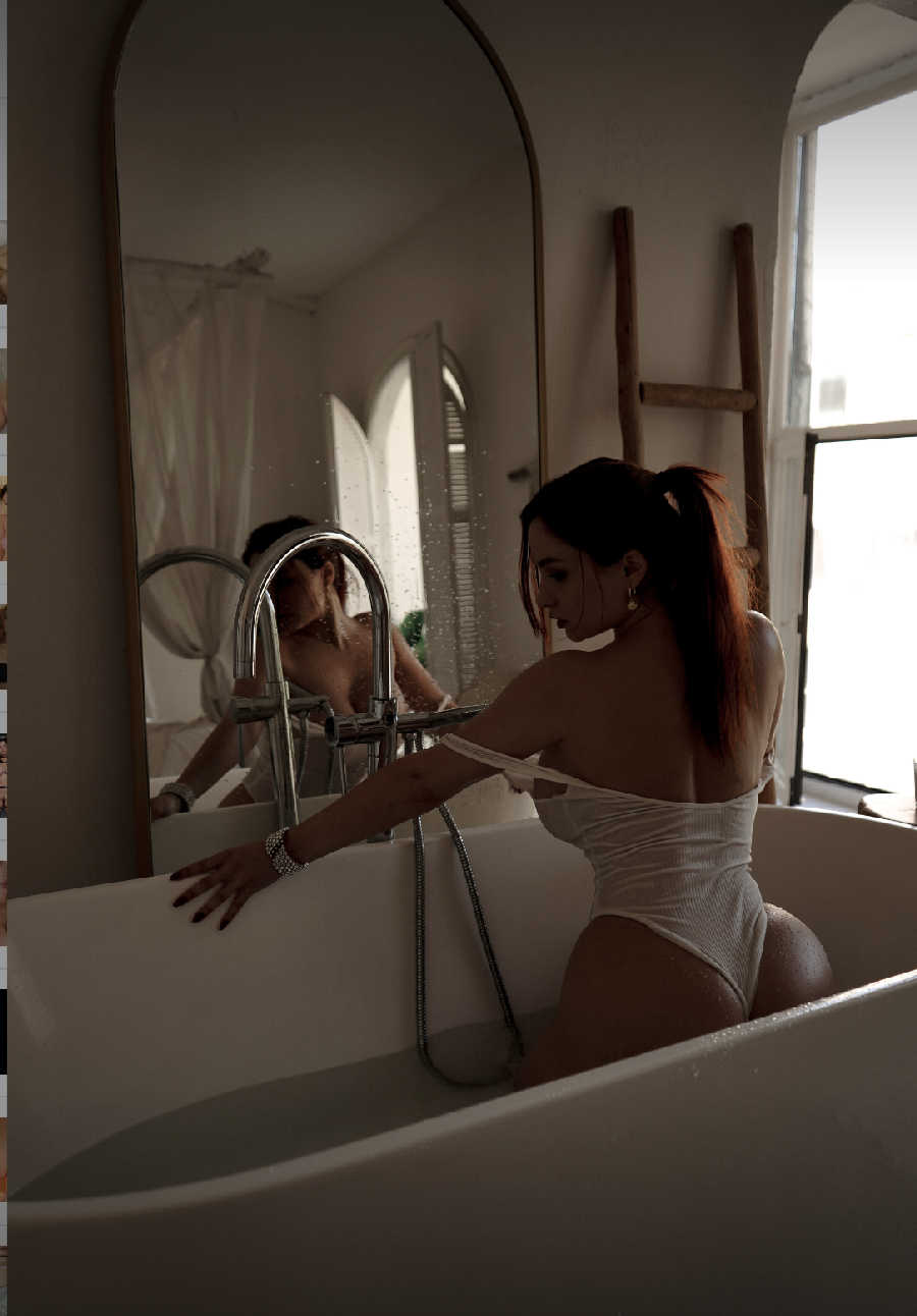 A playful frame from Miranda Faith nude — online in Khulna