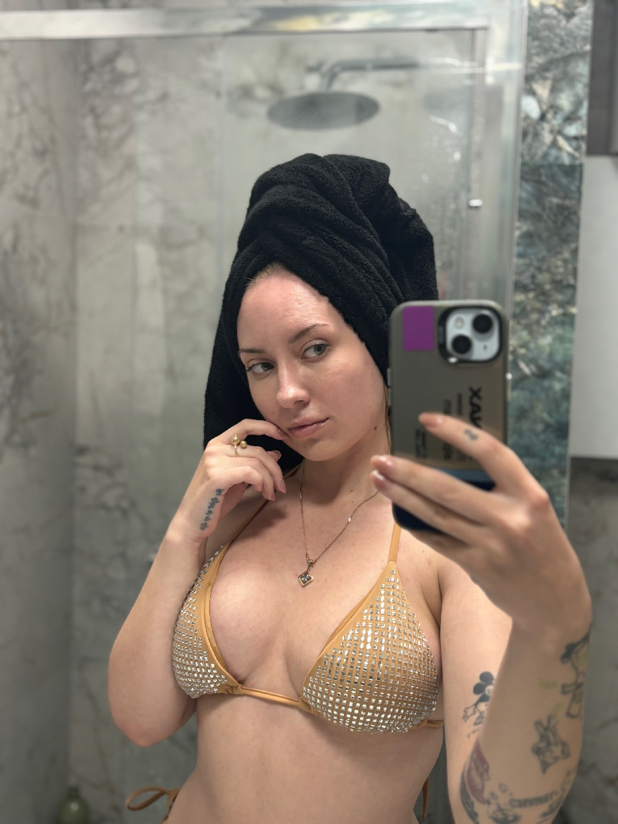 Nude girl KateV in Khulna