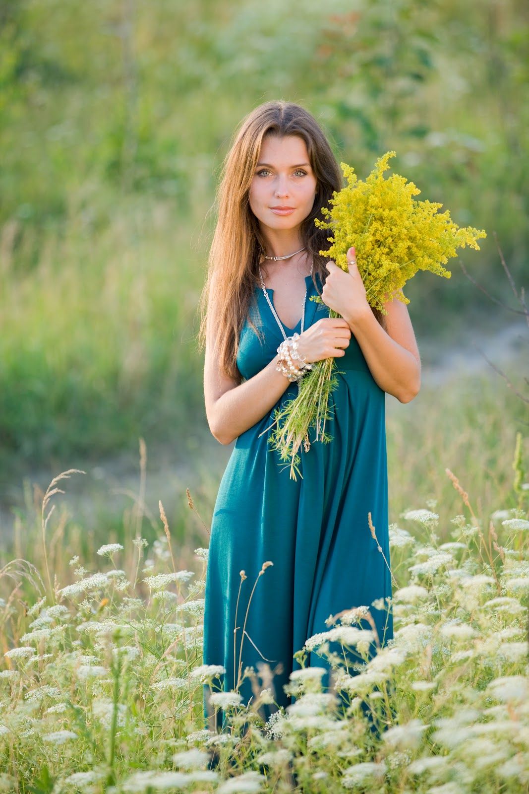 Slavic women in Khulna