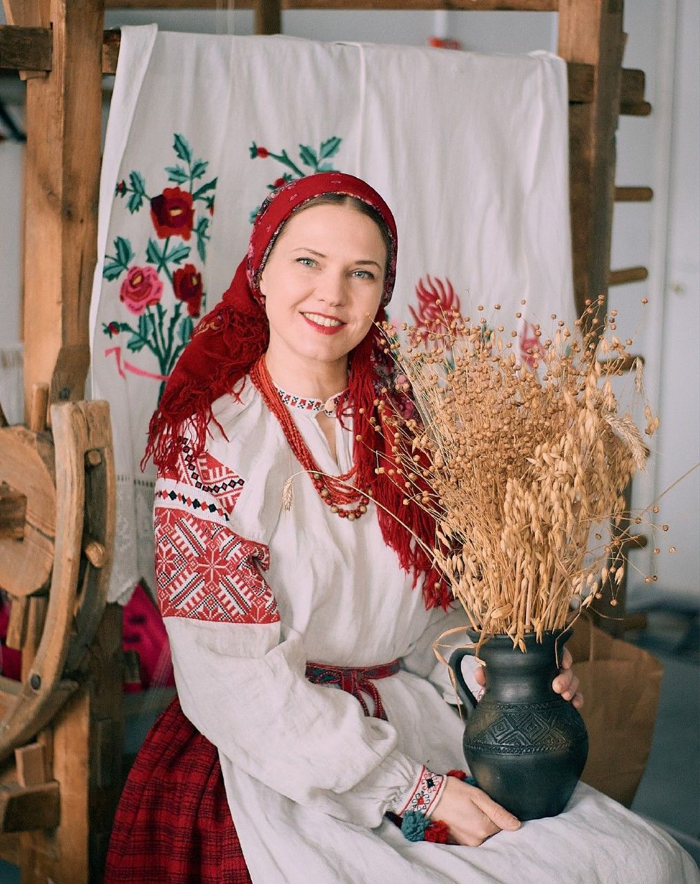 Women in Slavic costumes in Khulna