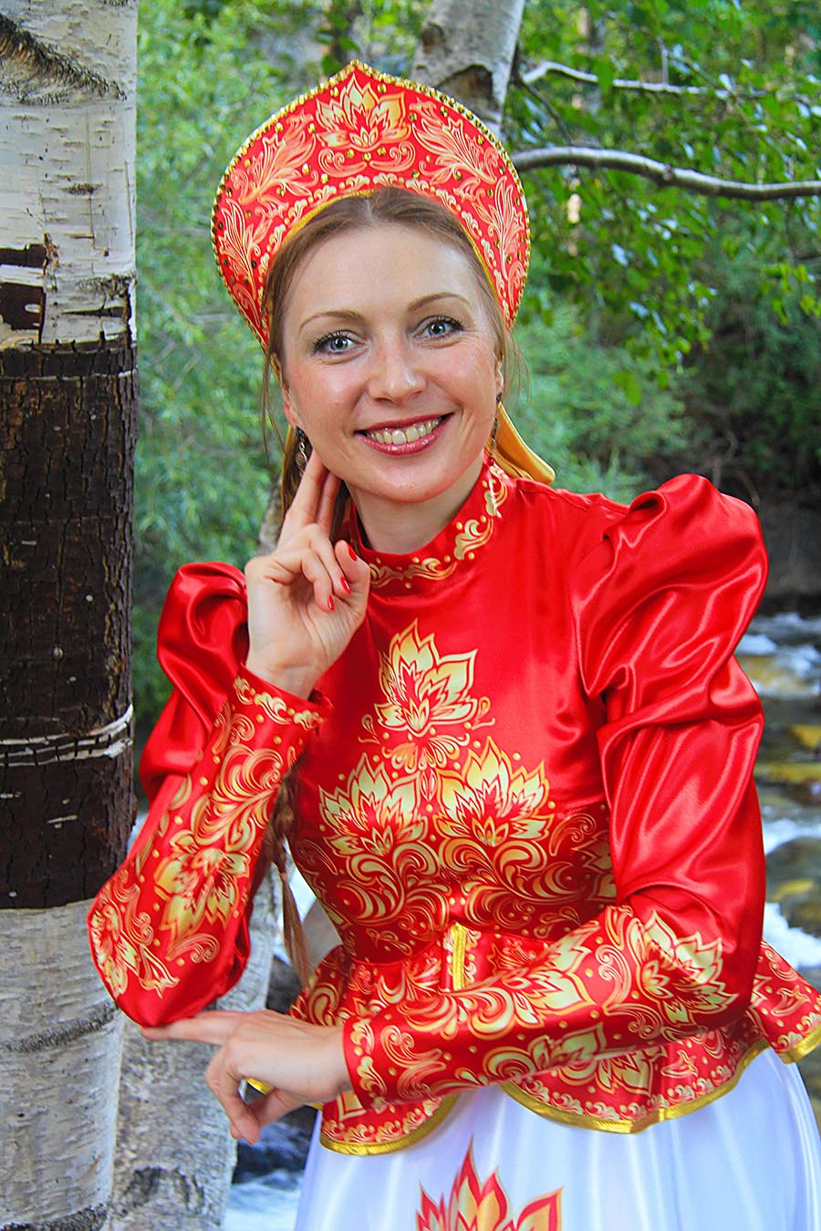 Women in Slavic costumes in Khulna