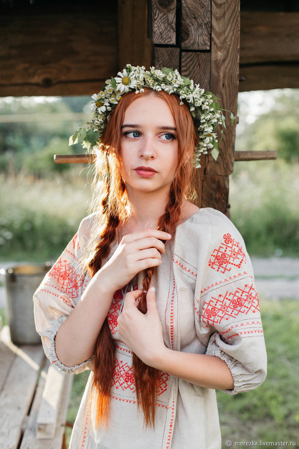 Girls in Slavic costumes in Khulna