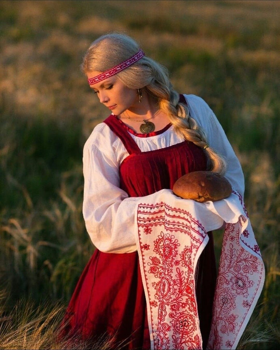 Girls in Slavic costumes in Khulna