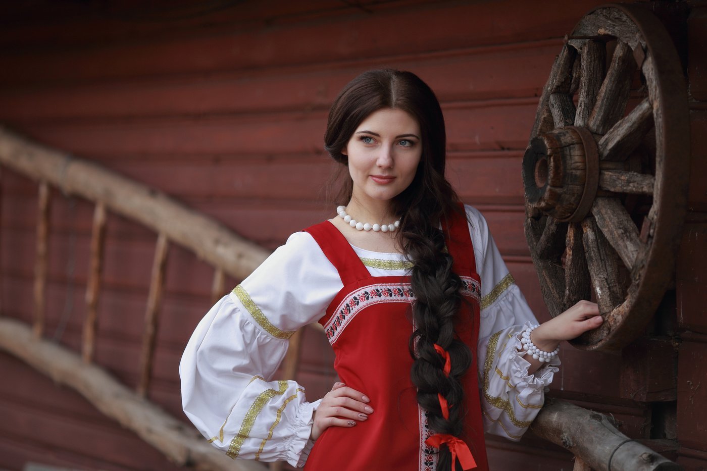 Girls in Slavic costumes in Khulna