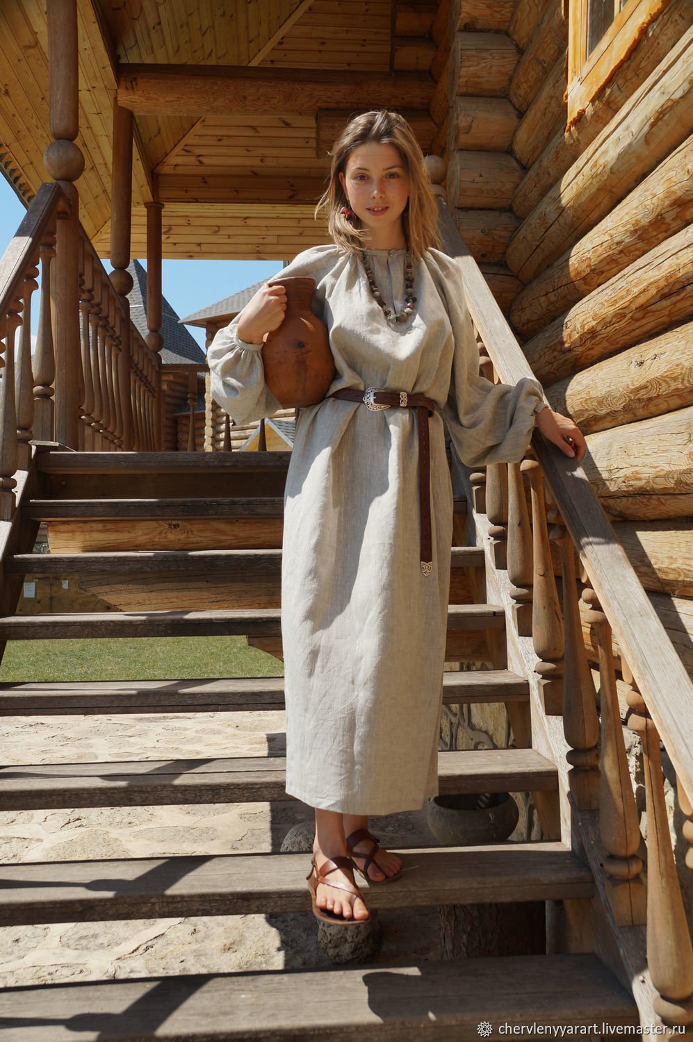 Girls in Slavic costumes in Khulna